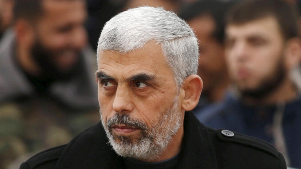 محقق إسرائيلي يكشف خفايا استجوابه لـ“السنوار”؟!