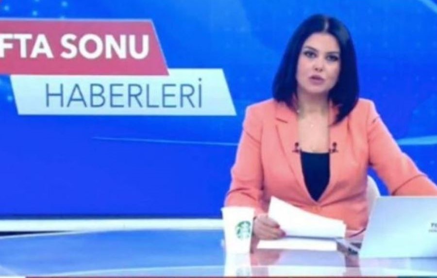 فيديو - بسبب كوب "ستاربكس" ... فصل مذيعة أخبار من عملها