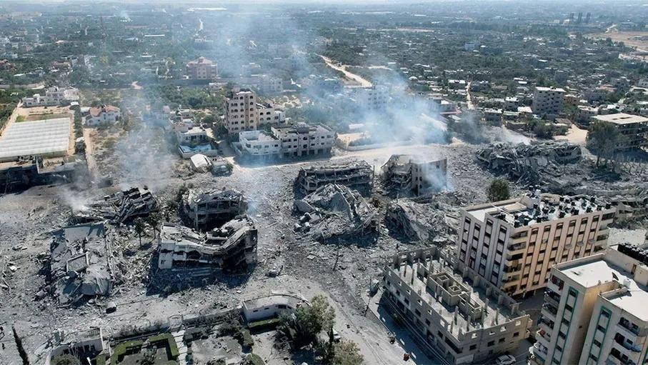 بالفيديو - لحظة تفجير الاحتلال مربعًا سكنيًا كاملًا جنوب قطاع غزة