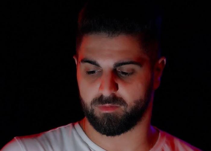 جمع بين الموسيقى العربية والاجنبية... "DJ Big Chak" يؤكد نجاحه في عالم الموسيقى!
