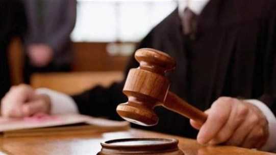 منتحل صفة "قاض" ينهب الشركات والمودعين ويختفي