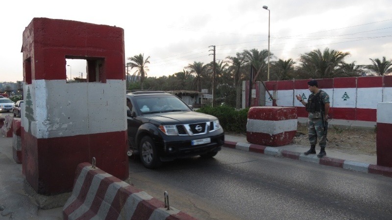 اطلاق نار متبادل عند حاجز للجيش ... وسقوط جريح!