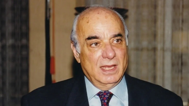 "مفردٌ جمعٌ، وتعدّديٌّ موحّدٌ"