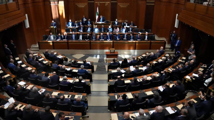 نائب لبناني يتعرض لمحاولة سرقة!