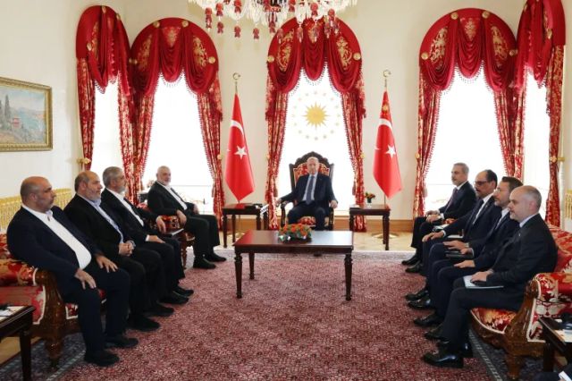 أردوغان يلتقي هنية في إسطنبول.. ووزير الخارجية الإسرائيلي يهاجمه