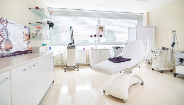 وزارة الصحة تقفل عيادتي تجميل جنوبًا