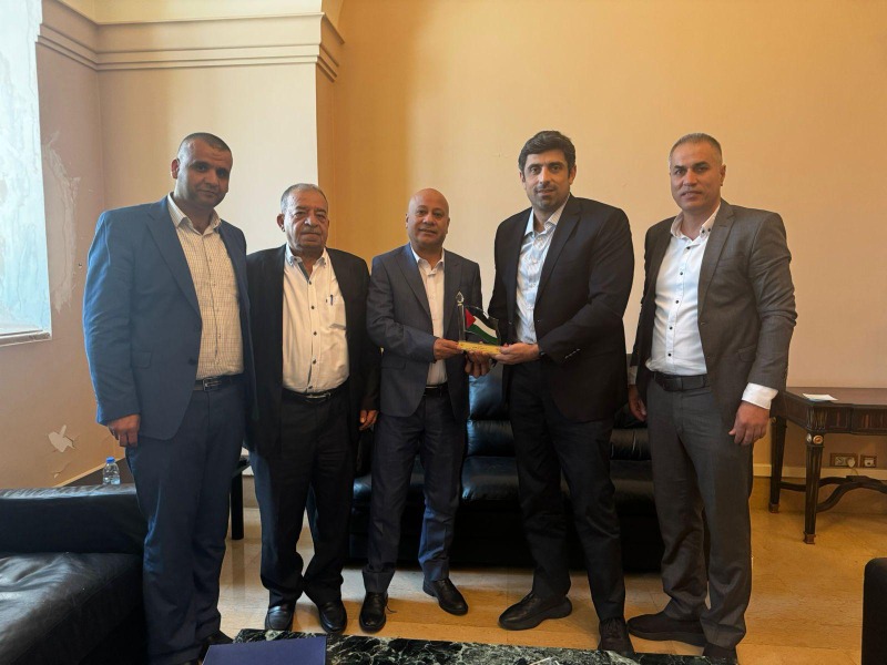 د. أبو هولي والحسن يناقشان نتائج توصيات لجنة المراجعة المستقلة لعمل "الأونروا"