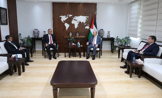 رئيس الوزراء الفلسطيني د. مصطفى يلتقي منسق وكالة بيت مال القدس: نؤكد ضرورة حشد الإمكانيات لدعم القدس وأهلها