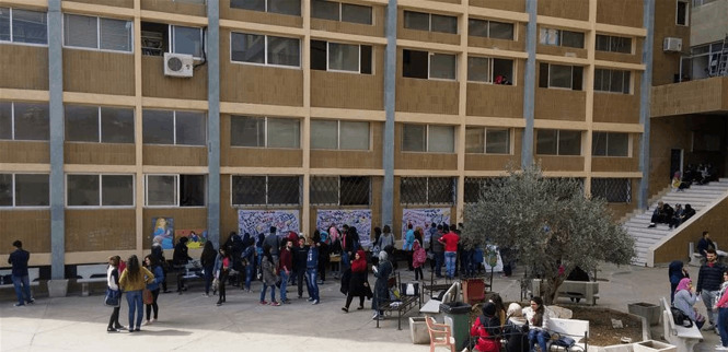 اقفال فروع الجامعة اللبنانية في النبطية وصيدا وصور