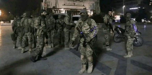 الفصائل المسلّحة تتقدم شمال مدينة حمص بعد سيطرتها على حماة في وسط سوريا
