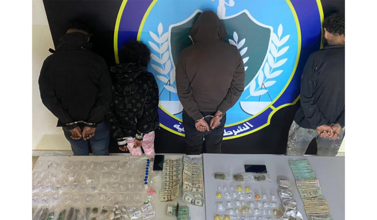 مخدرات ودولارات مزيّفة.. 4 مروجين من أصحاب السّوابق بقبضة الأمن