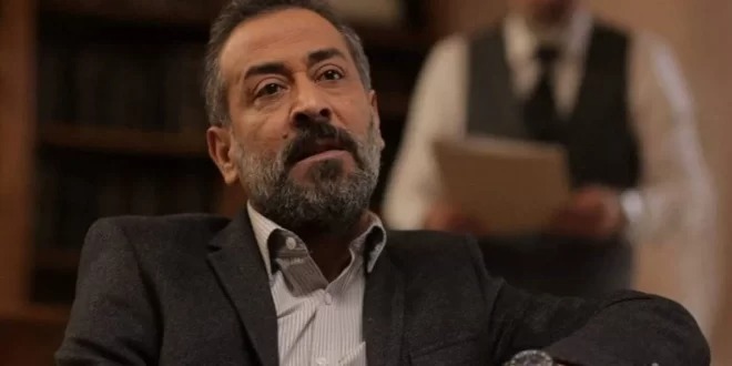 الممثل عبد المنعم عمايري يتعرّض للضرب والرفس في أحد شوارع سوريا