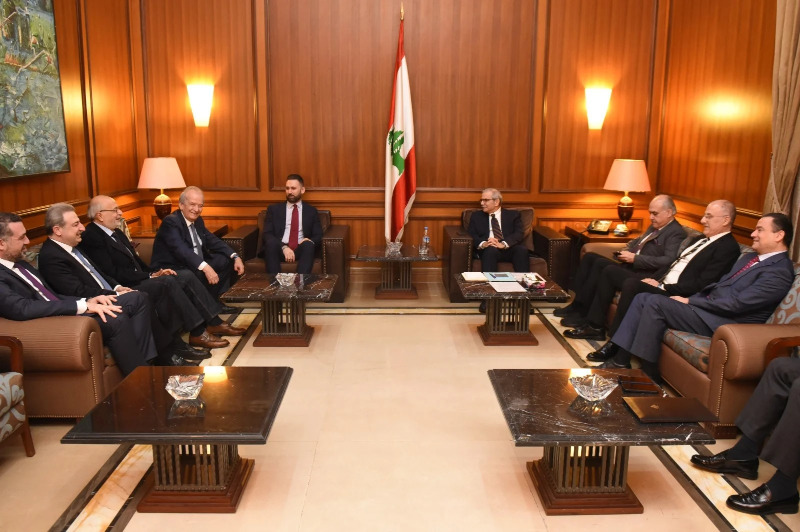 انتهاء اليوم الأول من الاستشارات النيابية في ساحة النجمة... إليكم تصاريح النواب