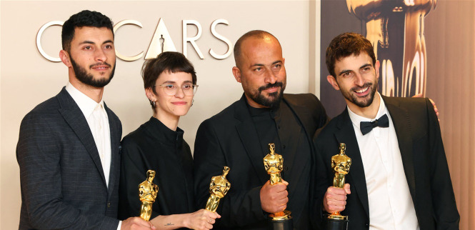 بعد تعرضه للضرب من قبل مستوطنين... الاحتلال يعتقل مخرج فيلم "لا أرض أخرى" الحائز على الأوسكار!