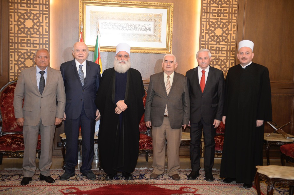 شيخ العقل لطائفة الموحدين الدروز يستقبل وفد "اللواء": تأكيد على أهمية الوحدة الداخلية لمواجهة الأخطار المحدقة