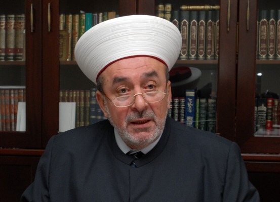 المفتي سوسان يؤكد في خطبة عيد الفطر على قيم التكافل وضرورة العدالة!