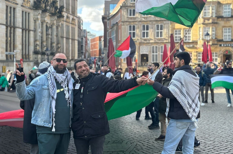 الجالية الفلسطينية تنظم وقفة تضامنية مع غزة والضفة في مدينة بريمن الالمانية