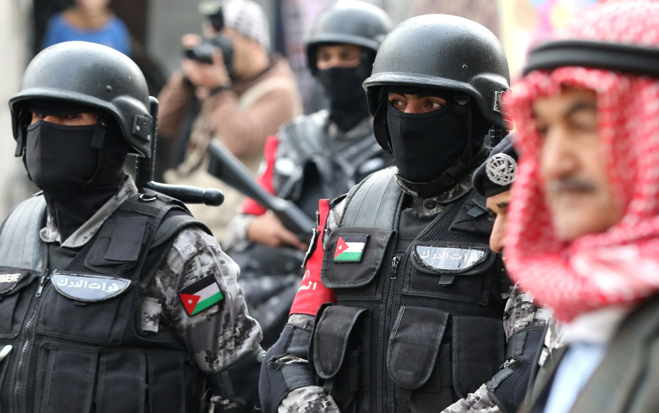 التوازن بين الحريات والمحافظة على الأمن الوطني