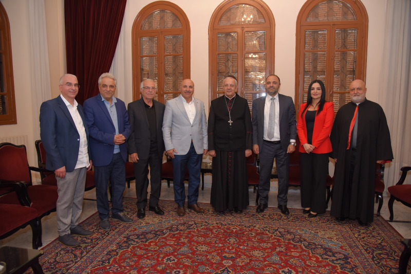 نادر عزام يُقدم التهاني بعيد الفصح للمطرانين حداد والعمار ويُؤكد على وحدة المدينة وتنوعها