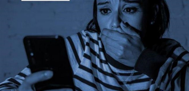 هدّدها وابتزّها بنشر صور خاصّة.. وهذا ما حصل!