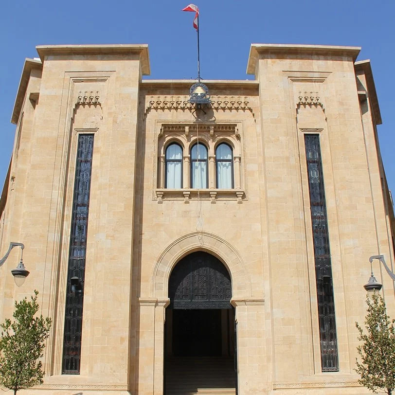 " لبنان يواجه العبء الأثقل"... نائب يُحذّر: لا حلول قريبة!