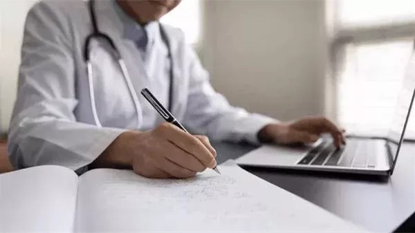 فضيحة شهادات طبية مزورة... وتوقيف المتورّط!