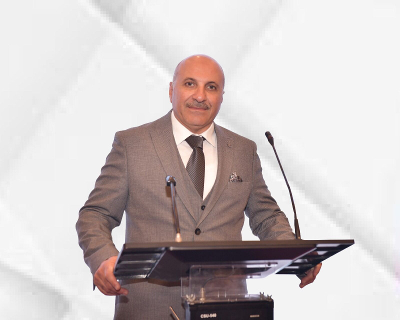 نادر عزام يوجه تحية للعمال في عيدهم