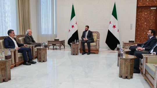 "الإشتراكي" يكشف تفاصيل لقاء جنبلاط والشرع