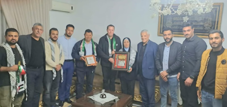 "فتح" تُكرِّم عائلة الشهيد التونسي فارس خالد