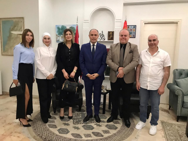السفير التونسي بوراوي الإمام يستقبل وهيب سيقلي صاحب ثانوية "غاردن سيتي"