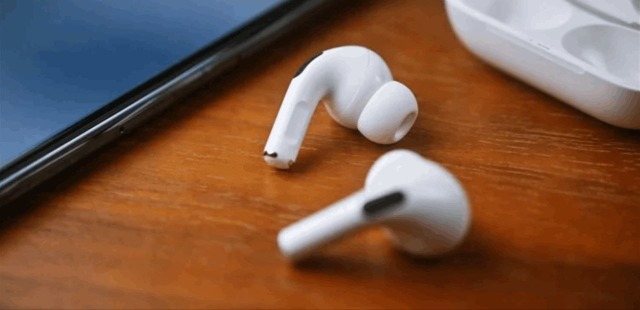 تحذير.. سماعات AirPods قد تتجسس عليك!