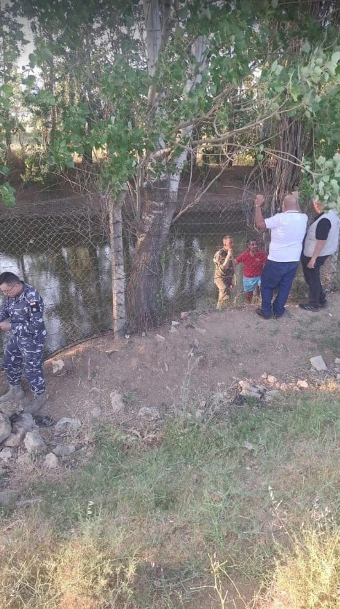 بالصور: انتشال جثث الأطفال الـ3 الذين غرقوا في بركة الري