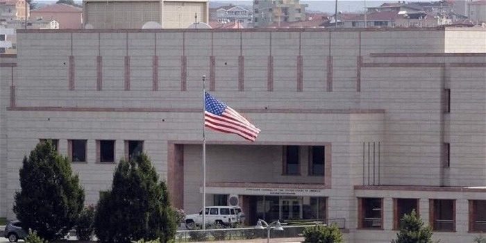 السفارة الأميركية في لبنان تُنبه رعاياها: تجنبوا التجمعات الكبيرة!
