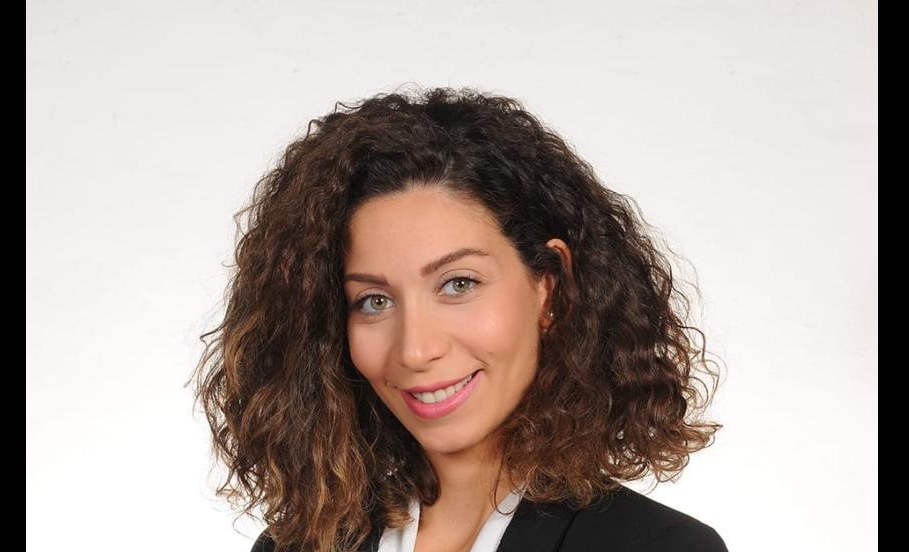 بعد تعيينها رئيسةً للجنة الأشغال في بلدية الهلالية – صيدا هنا أبو مرعي: سنقوم بتزفيت الحفر في الطرقات وإنارة الأحياء... ويدي ممدودة للتعاون مع الجميع