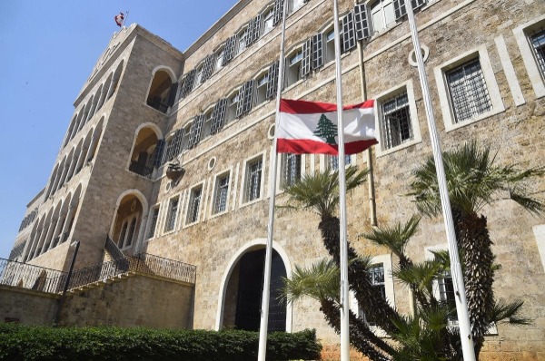 وزير يُعلّق على "سقوط مهلة تسليم السلاح الفلسطيني"