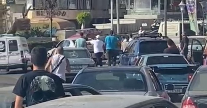إشكال عائلي يتطوّر إلى تلاسن وتضارب أمام المحكمة!