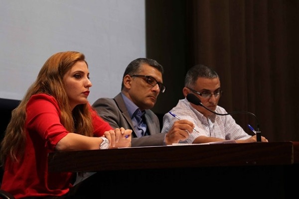 لقاء في مركز النائب معروف سعد الثقافي لـ متابعة أزمة النفايات في صيدا