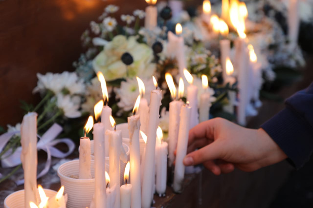 المدرسة الإنجيليّة الوطنية في النّبطيّة تقيم مسيرة شموع حدادا على روح الشهيد الطفل محمود عامر