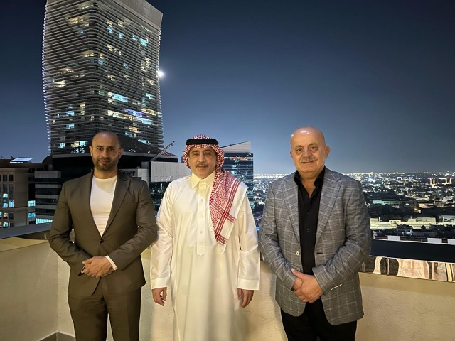 السفير يونس يكرم السفير التونسي بنميم لمناسبة انتهاء مهامه في الإمارات