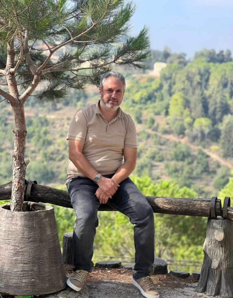 من هي الشخصية التي استهدفها الاحتلال في صور؟