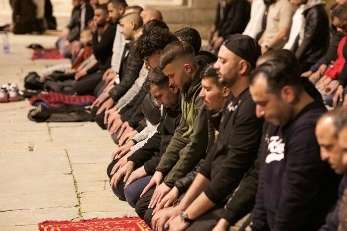 55 ألف مصل يؤدون صلاتي العشاء والتراويح في المسجد الأقصى
