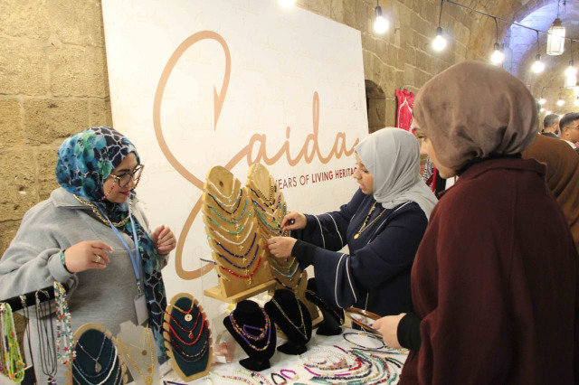 افتتاح مهرجان "صيداوي أح" في خان الإفرنج: 76 جناحاً للحرف والمأكولات الصيداوية والأنشطة المرافقة تستقطب حركة ناشطة من المدينة وخارجها