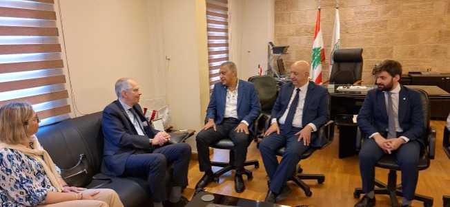 د. بديع يستقبل السفير الفرنسي ماغرو في زيارته الأولى لـ "بلدية صيدا"...