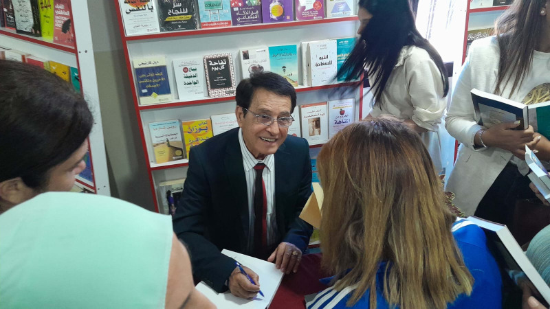"ثانوية السفير - الغازية" افتتحت معرض الكتاب والألعاب الفكرية بتكريم ذكرى شاعر القصب والخيال "جوزف حرب.. سمفونية فصول"