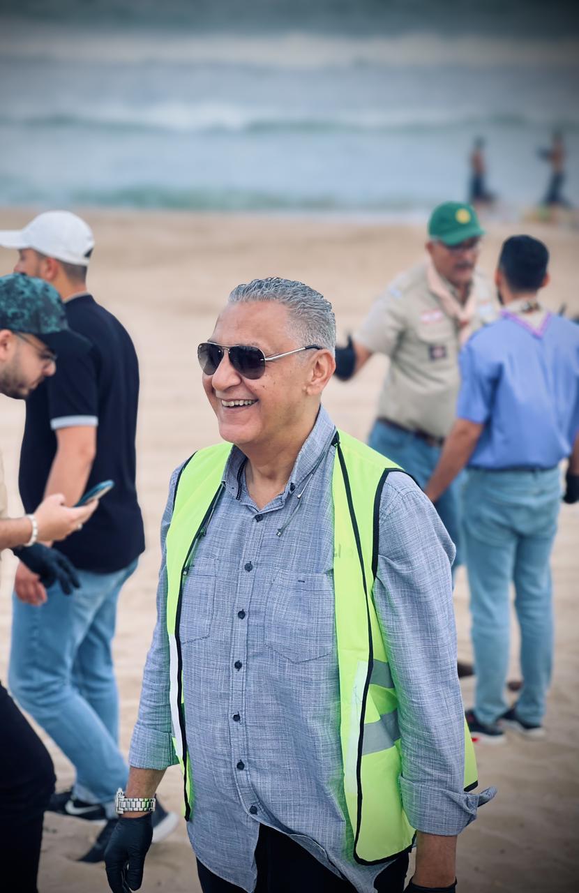 "شاطئ صيدا بيستاهل يكون الأجمل" .. د. بديع يشارك في حملة تنظيف شاطئ صيدا بالتعاون مع الجمعيات الأهلية والكشفية