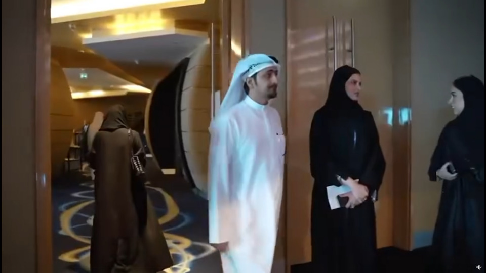 رجل الأعمال خلف الحبتور يرعى توزيع جائزة عوشة بنت خليفة السويدي "فتاة العرب" في دورتها الثالثة