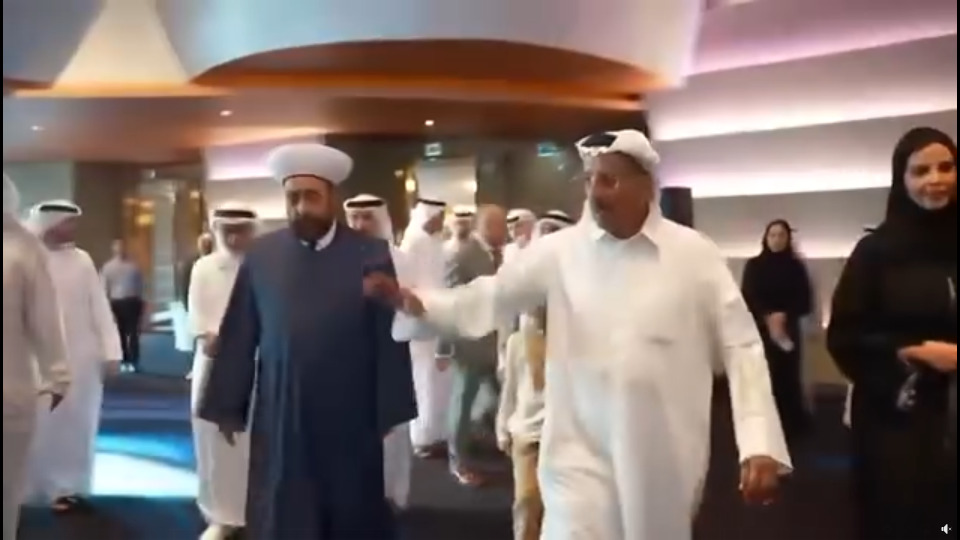 رجل الأعمال خلف الحبتور يرعى توزيع جائزة عوشة بنت خليفة السويدي "فتاة العرب" في دورتها الثالثة