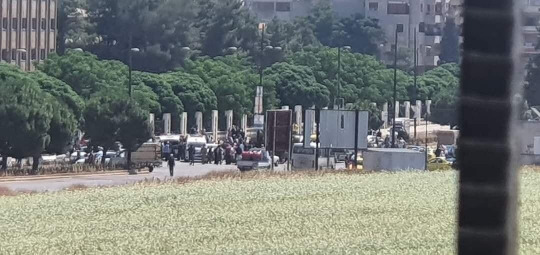 بالصور - انفجار عبوة ناسفة بسيارة في حمص وسط سوريا