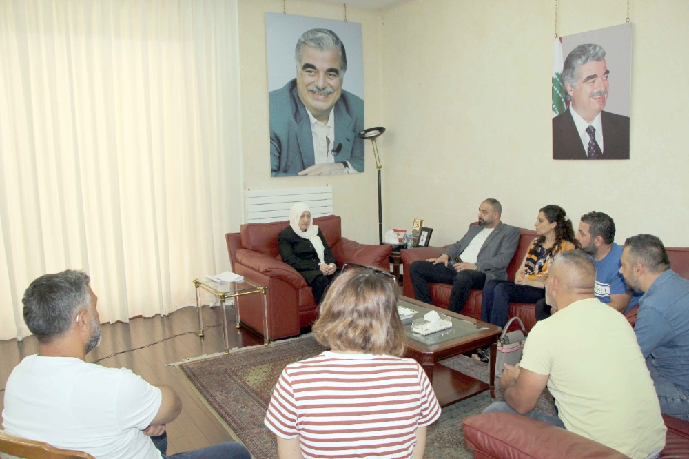 بهية الحريري تتابع مع وفد من لجنة مياومي مؤسسة كهرباء لبنان جنوباً ملف تثبيتهم