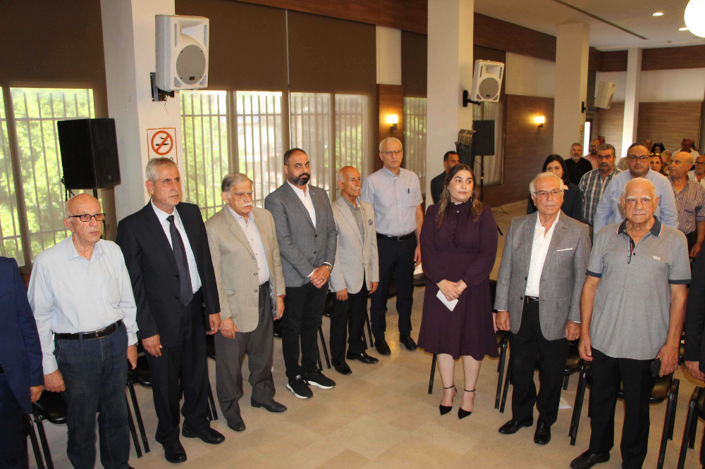 تسليم الدفعة الأولى من سندات تمليك بيوت التعمير في صيدا والمية ومية لأصحابها باجتماع موسع في بلدية المدينة